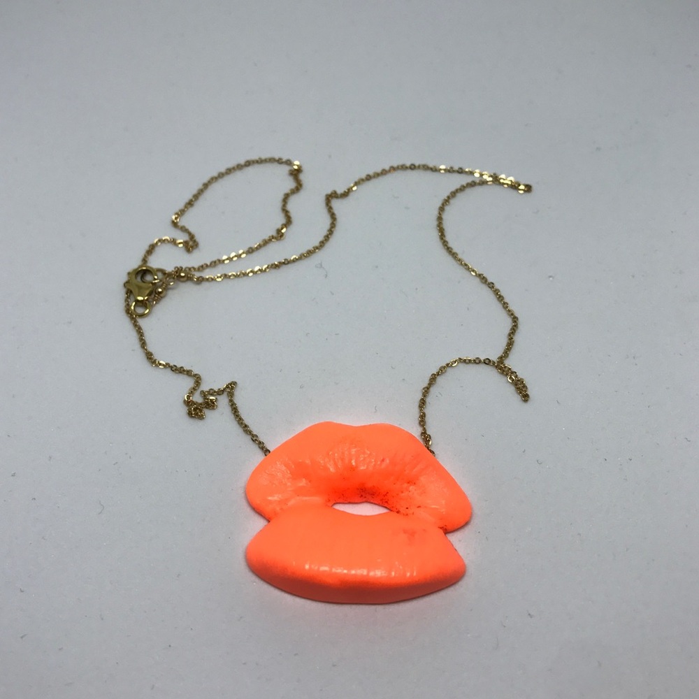 Lip Necklace
